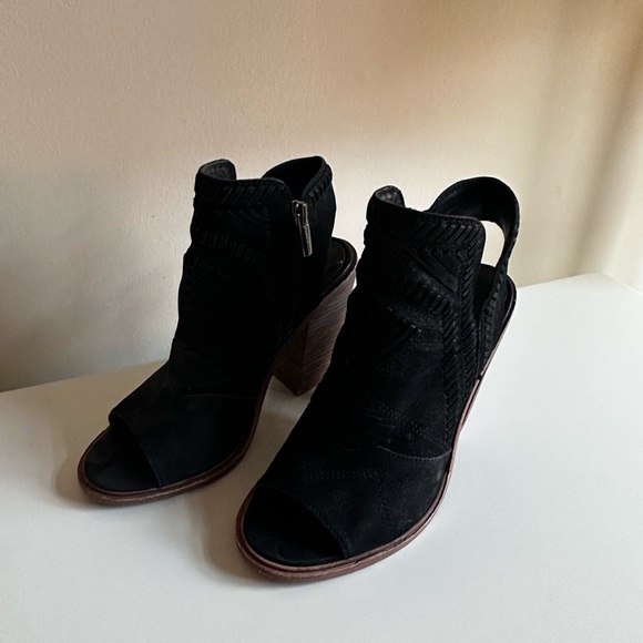 Vince Camuto Open Toe Booties size 6.5 - Picture 2 of 6